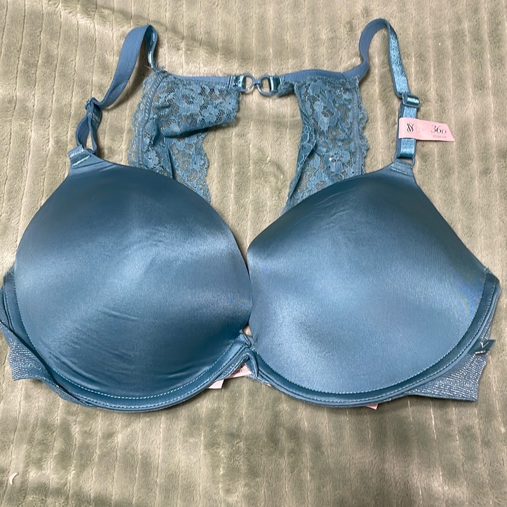 NWT Victoria’s Secret push-up 36D